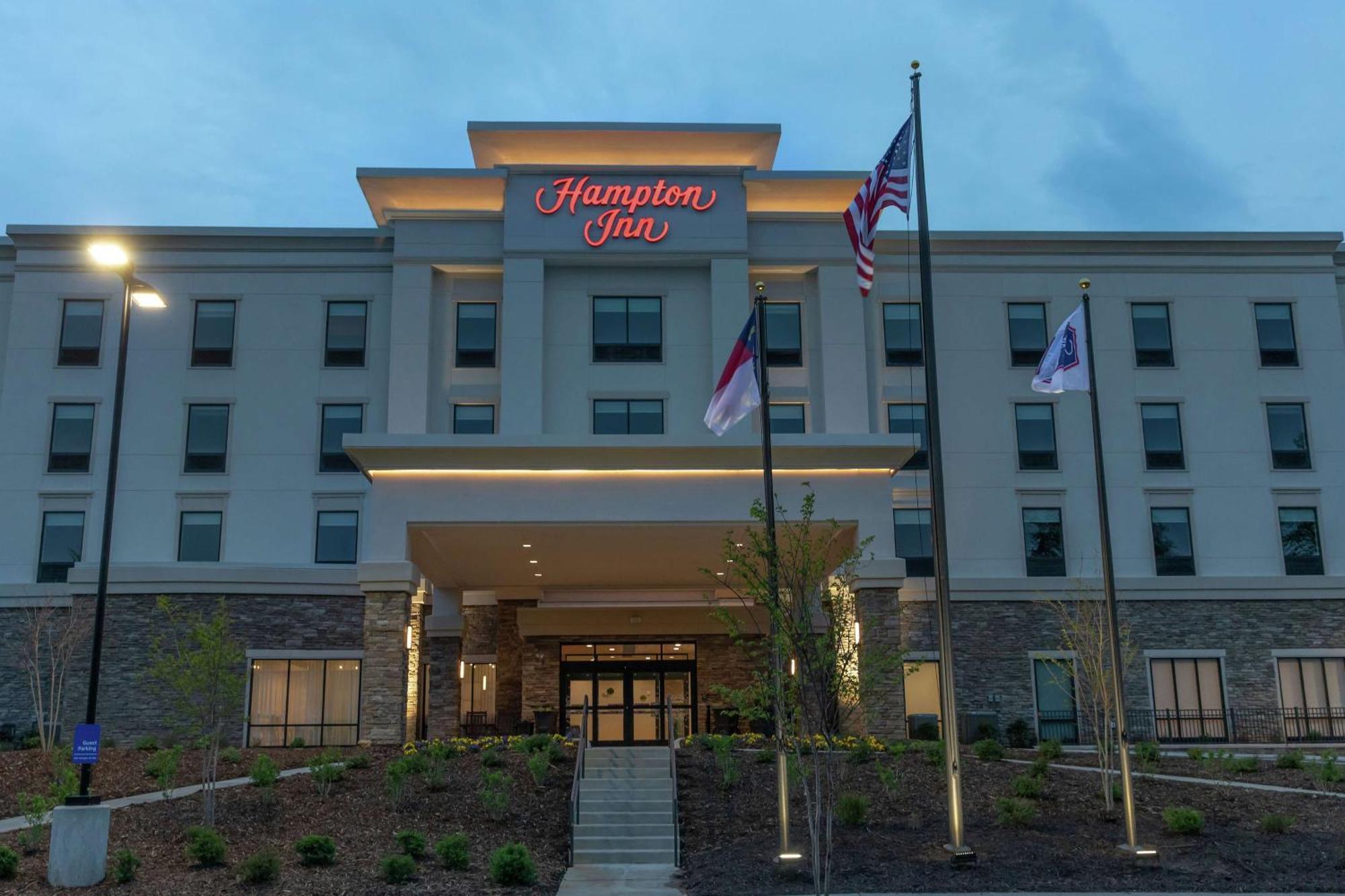 Hampton Inn Black Mountain Exterior photo