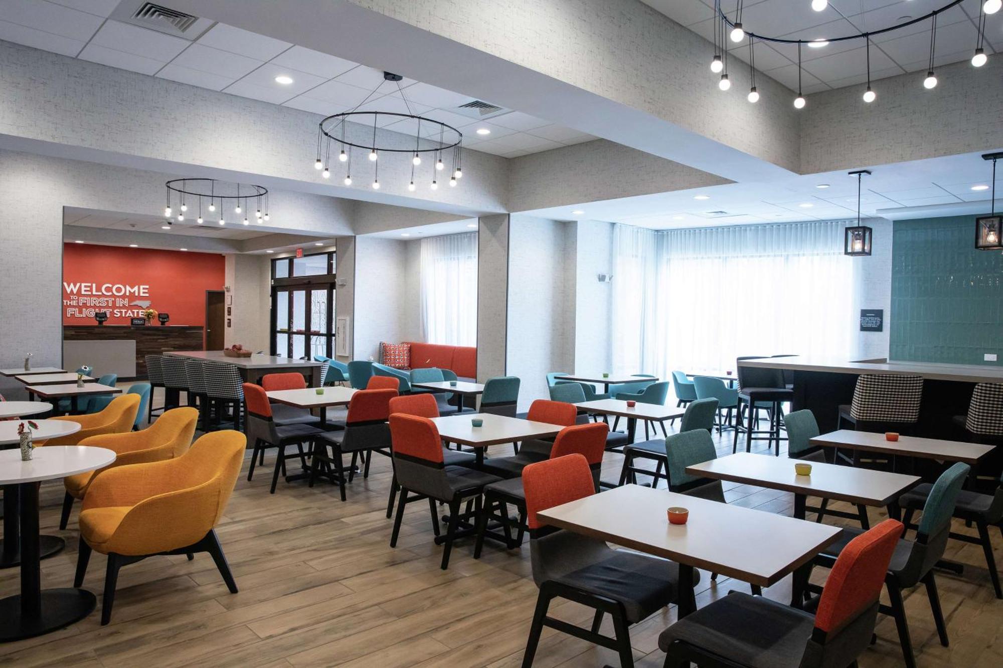 Hampton Inn Black Mountain Exterior photo