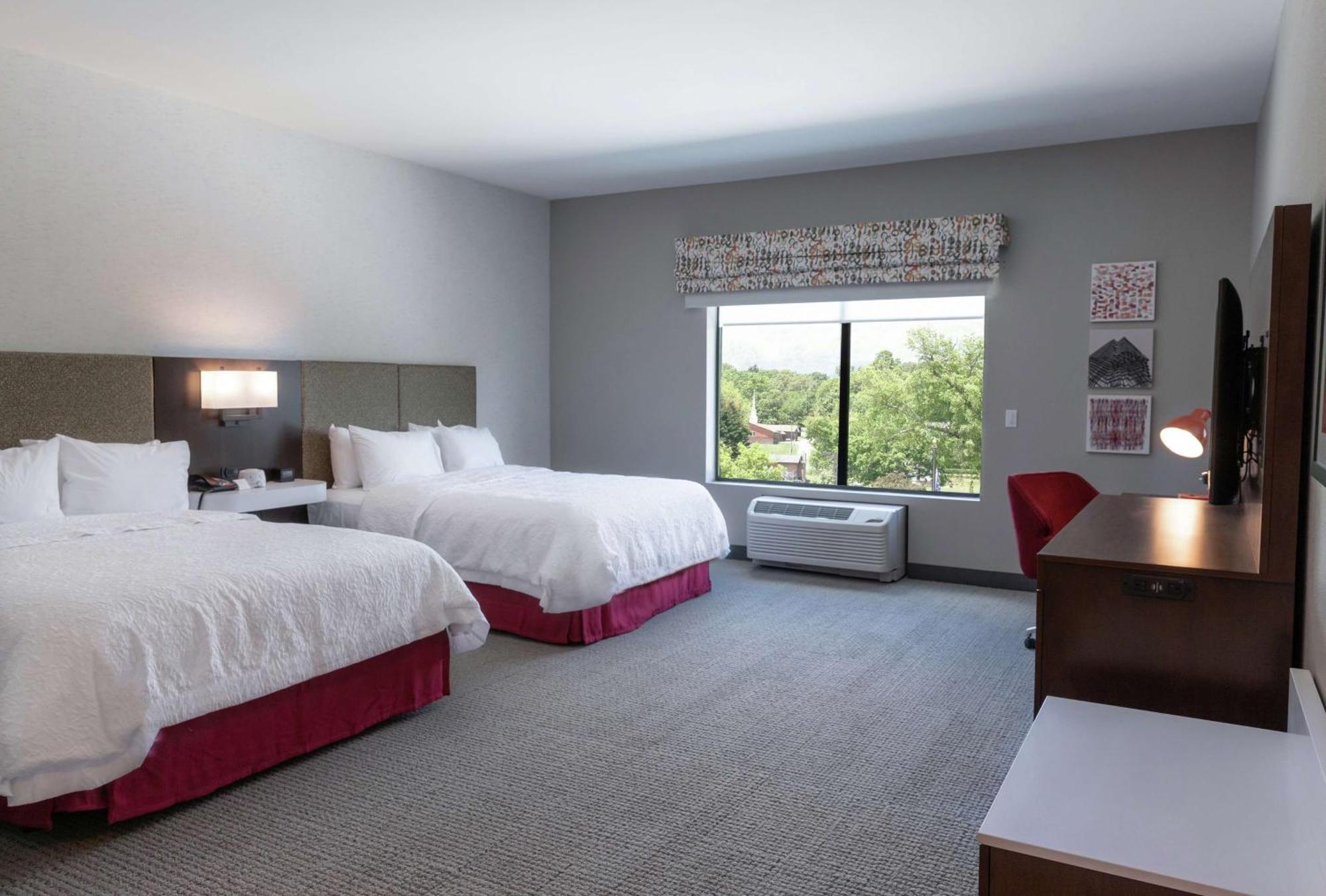 Hampton Inn Black Mountain Exterior photo