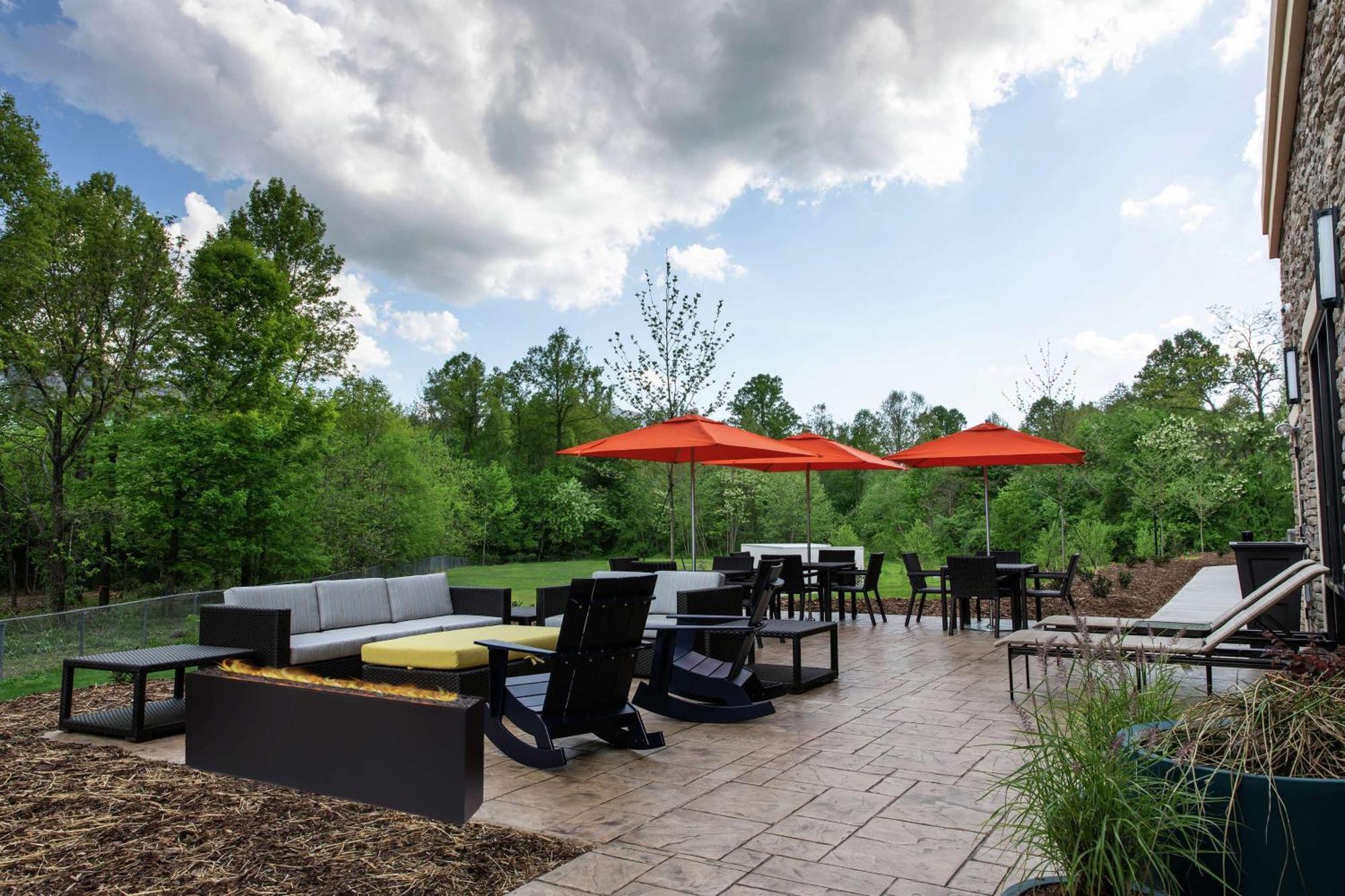 Hampton Inn Black Mountain Exterior photo